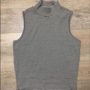 NoBo turtleneck crop